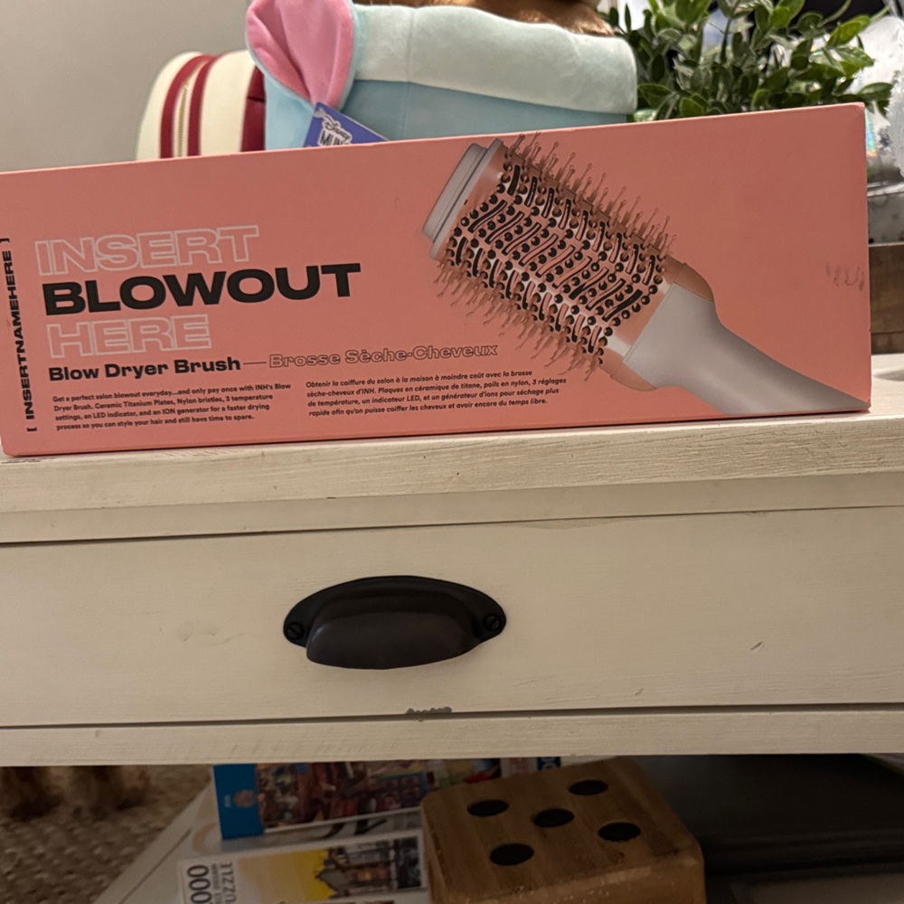 Insert Blowout Here Blow Dryer Brush - Pink